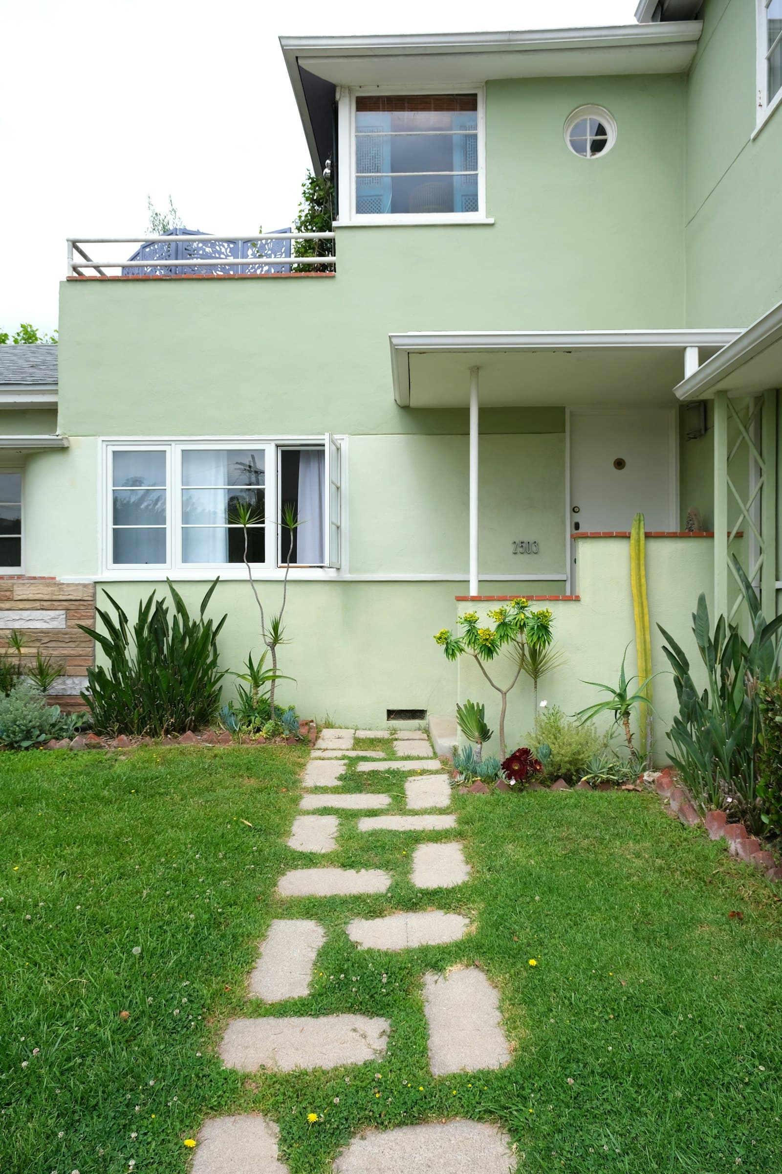 Before: the original photo used for the phoenix curb appeal with paver walkway concept